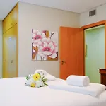 Ellierose Ponta Delgada
