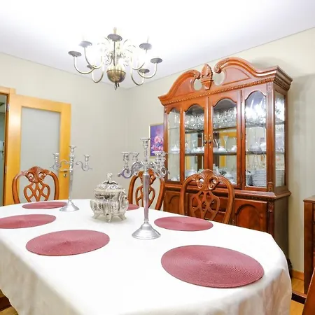 Ellierose Ponta Delgada