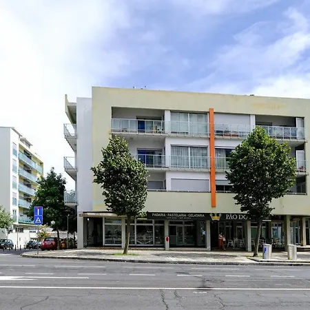 Ellierose * Ponta Delgada