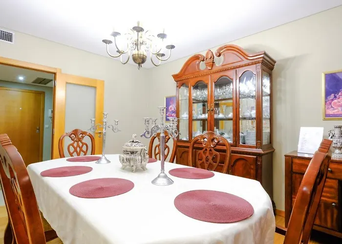 Ellierose Ponta Delgada