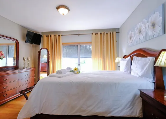 Ellierose Ponta Delgada